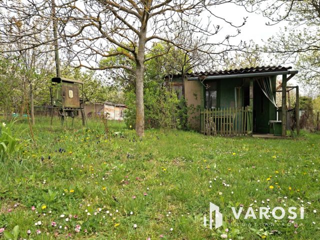 Jó telek, jó helyen. Most kell lépni!