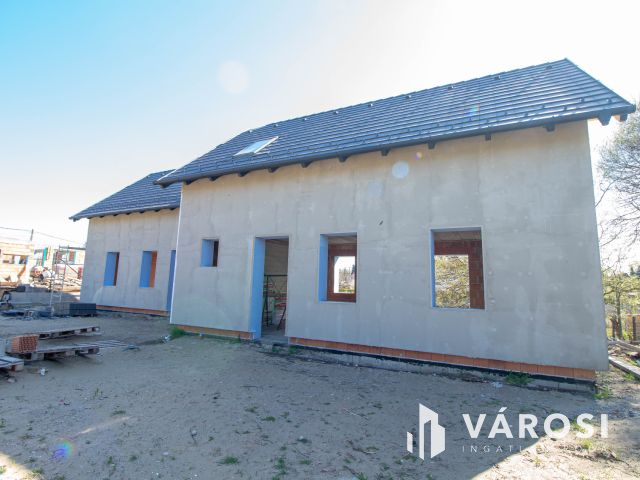 Új építésű ikerház Pócsmegyeren – most még alakítható!