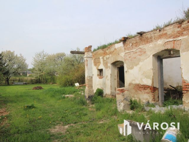 Felújítandó ház, vagy építési telek Csepregen