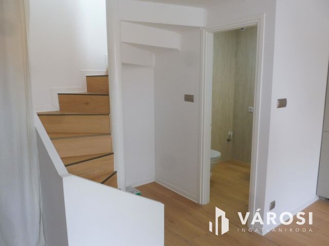 Egyedi,modern,jó hangulatú kis lakás remek árban eladó.