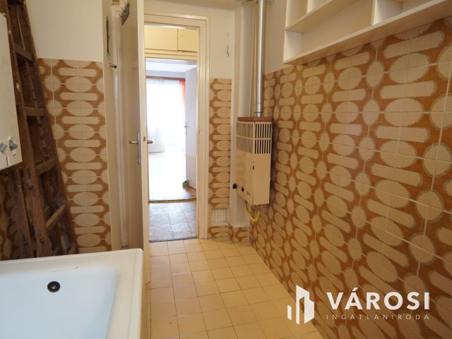 Platán soron kiadó erkélyes lakás