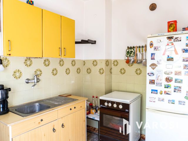 Napfényes otthon Pécelen, hatalmas alagsorral