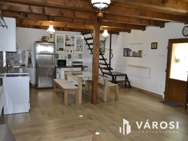 Erdei környezetben Balatonfüredi ház kiadó!