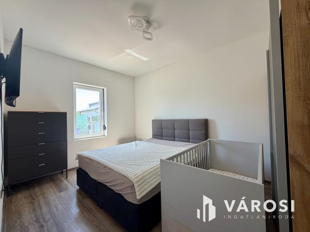 Modern otthon Balatonszabadi újépítésű negyedében