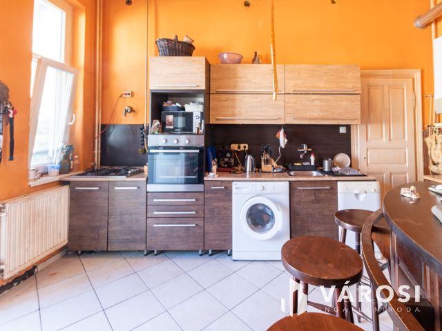 RÁKOSPALOTA 53 M² + KERT + PINCE – HÁZRÉSZ: 49,9 M FT!