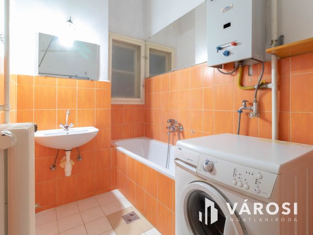 72 m2-es lakás, pár lépés a Duna, a Fővám tér, a Corvinus