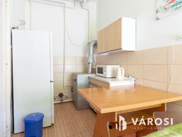 72 m2-es lakás, pár lépés a Duna, a Fővám tér, a Corvinus