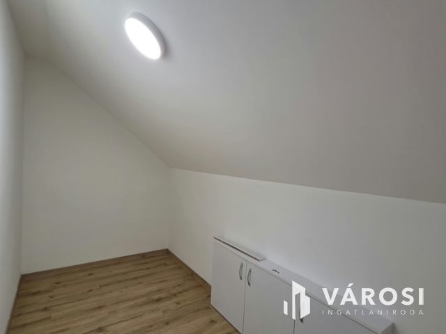 Belvárosi élet egy új lakásban-gépesített konyhával-Debrecen